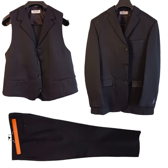 Den Zél Collection Mens Suit & Vest Striped  42/44 Regular NWOT Business Black - Picture 1 of 12